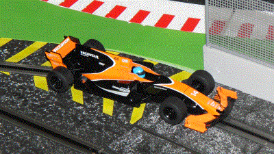 HORNBY - 2018 - 3956 - McLaren Honda MCL32 #14 - Fernando Alonso 2017